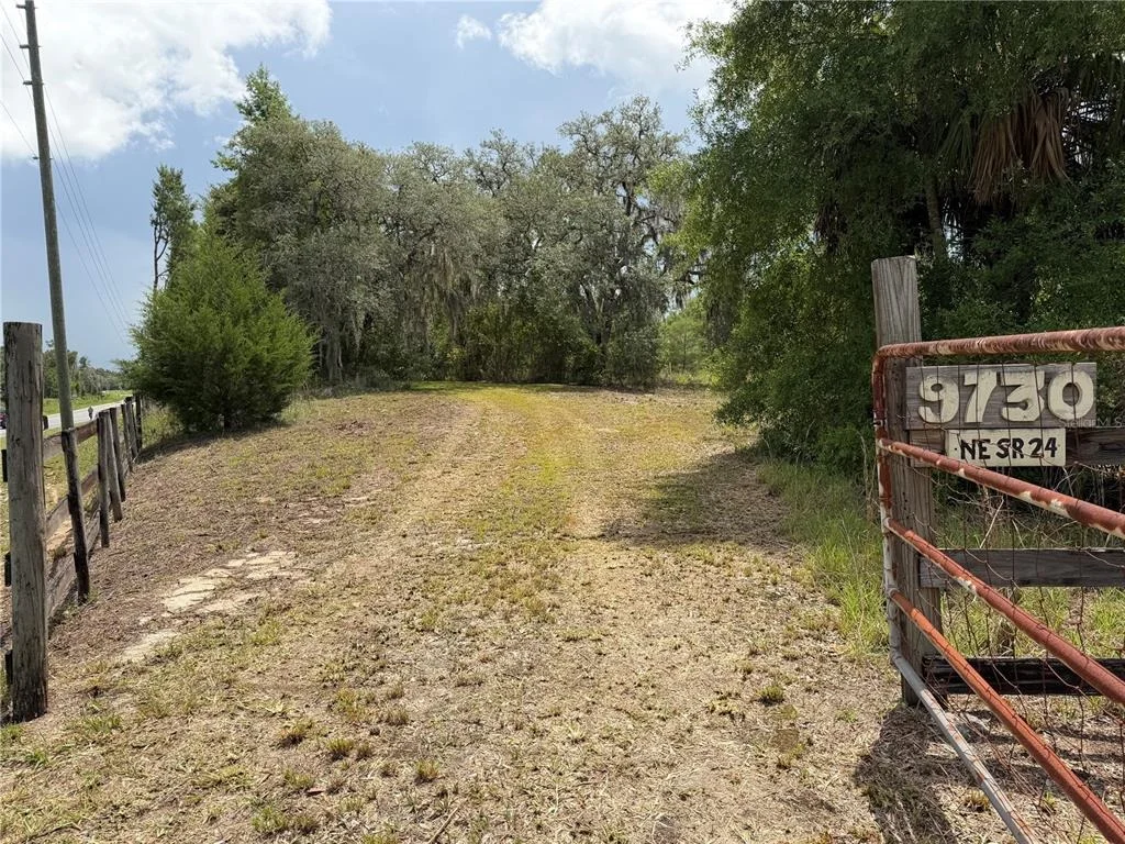 Photo of 9730 NE STATE ROAD 24