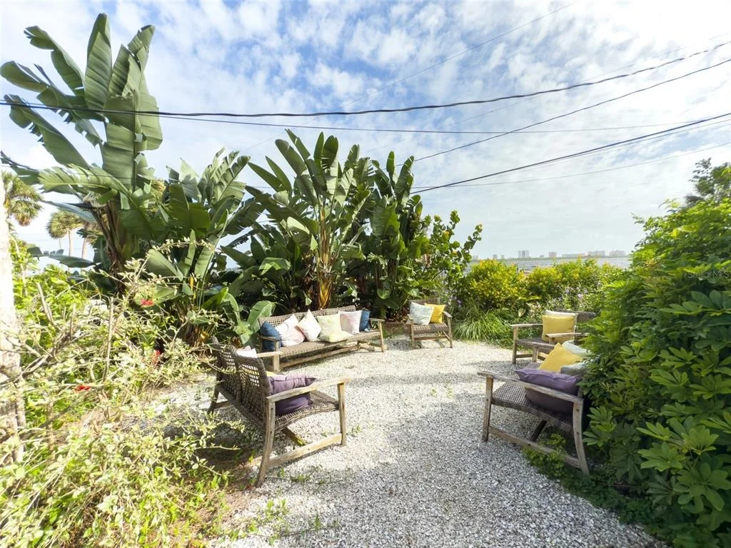 Photo of 4946 HALIFAX DRIVE