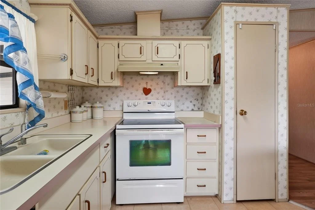 Photo of 6473 PEPPERTREE PATH NE