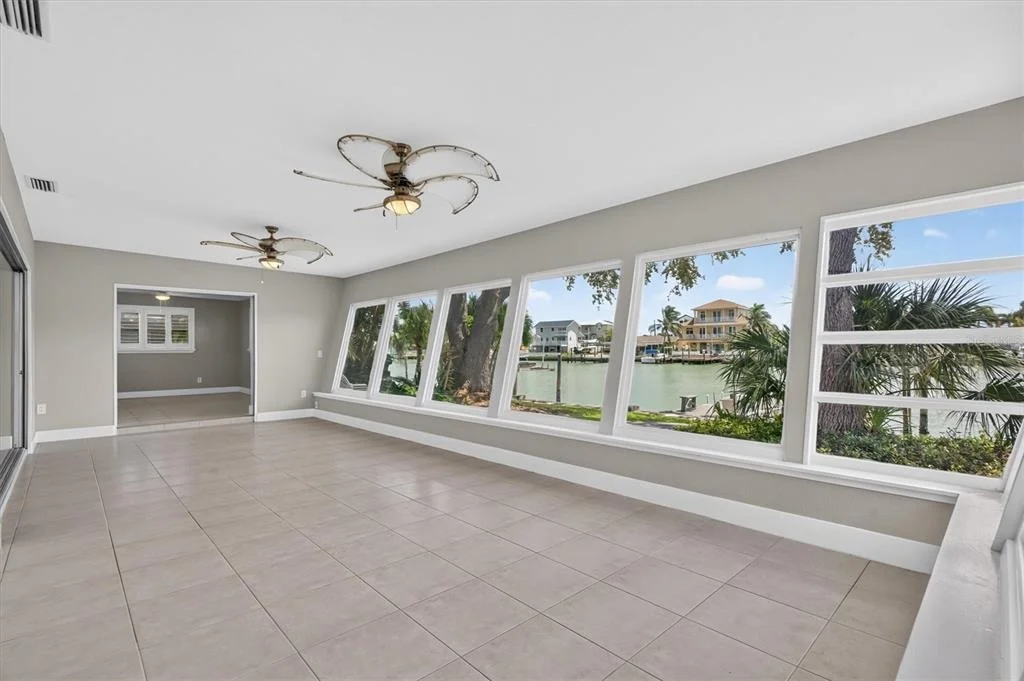 Photo of 541 LILLIAN DRIVE