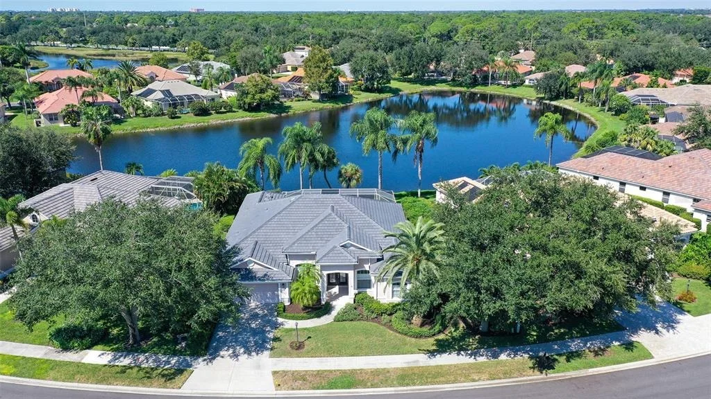 Photo of 335 PARK TRACE BOULEVARD