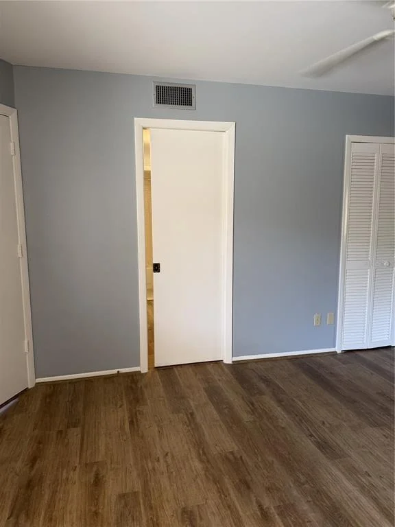 Photo of 2004 LONGPOINTE CIRCLE