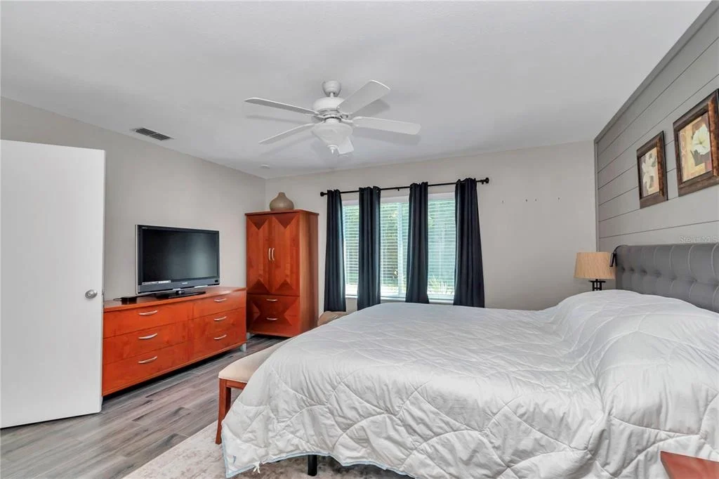 Photo of 814 OAK ROAD
