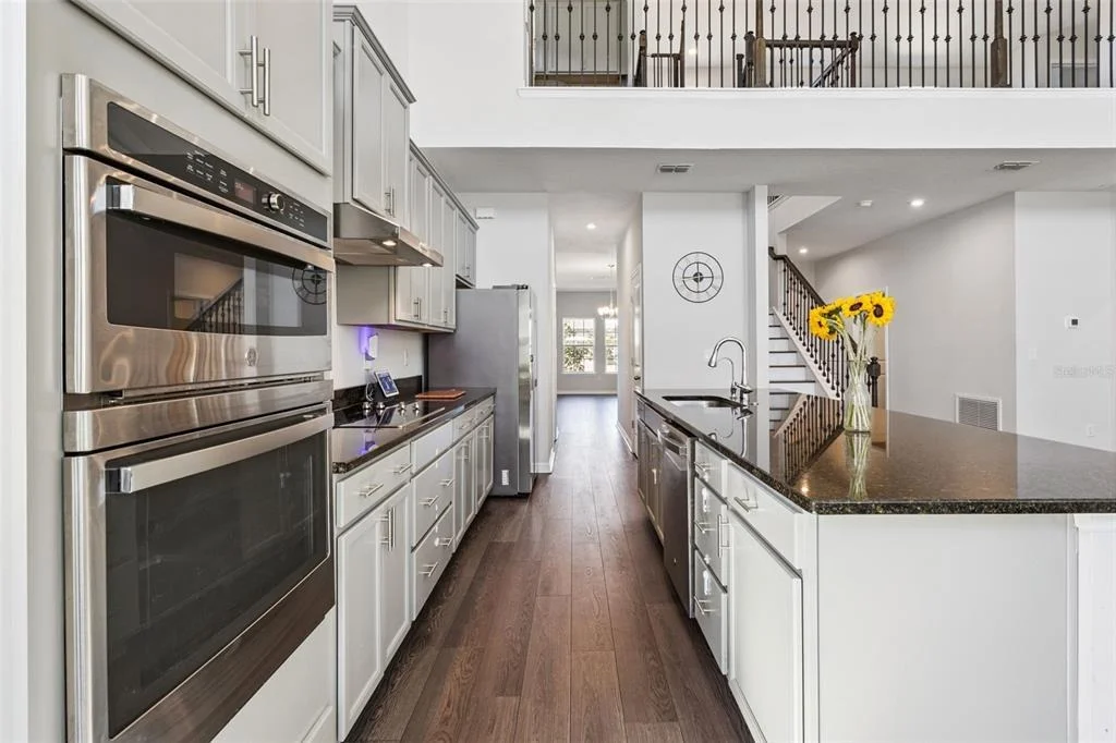 Photo of 1111 LONE PALM WAY