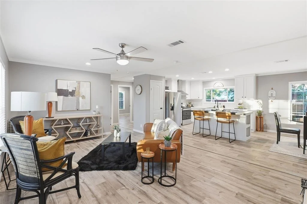 Photo of 1913 WOODCREST DRIVE