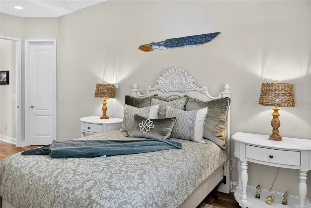Photo of 101 LONGVIEW WAY N