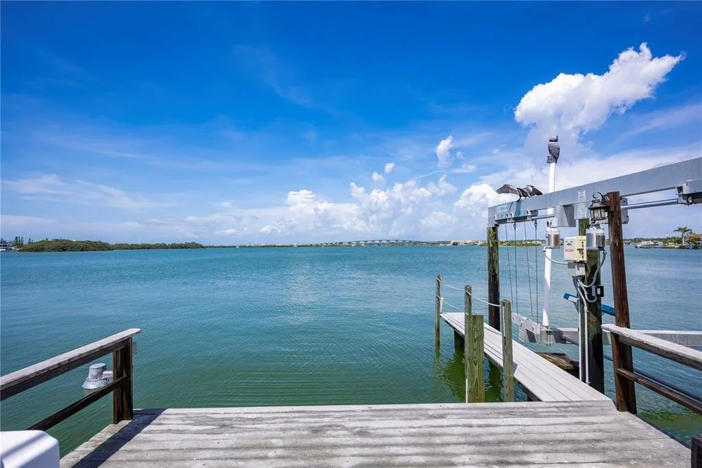 Photo of 306 HARBOR DRIVE