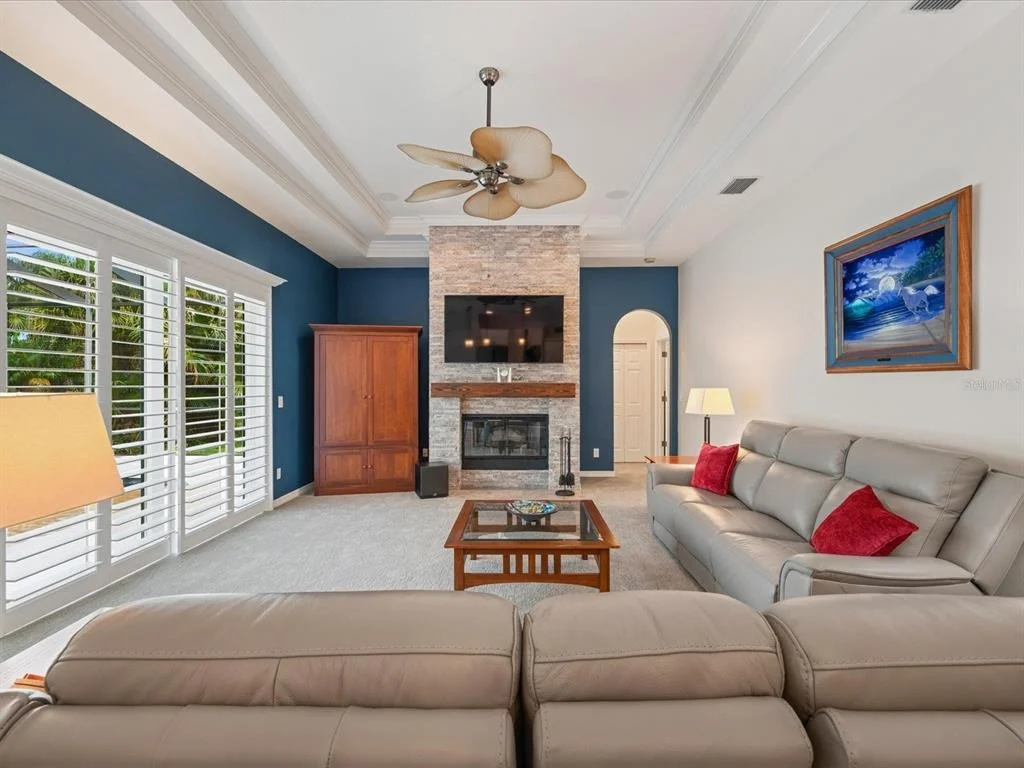 Photo of 4987 CROSS POINTE DRIVE