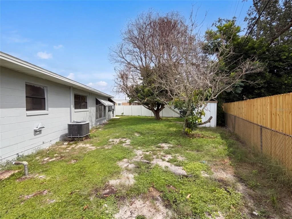 Photo of 1053 AZALEA LANE