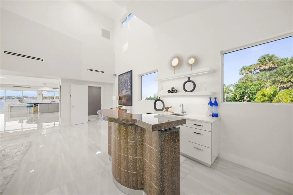 Photo of 1400 SIESTA DRIVE