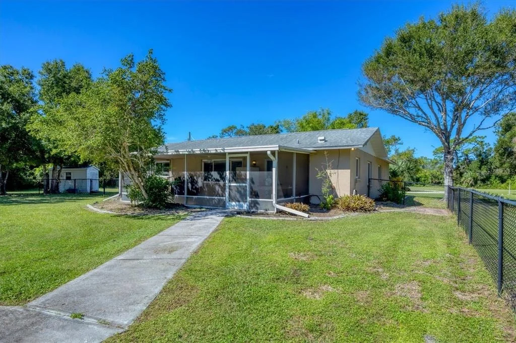 Photo of 1135 RANGE ROAD