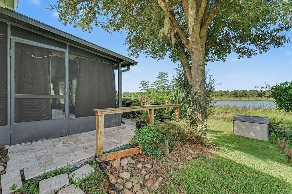 Photo of 817 LAKE DOE BOULEVARD