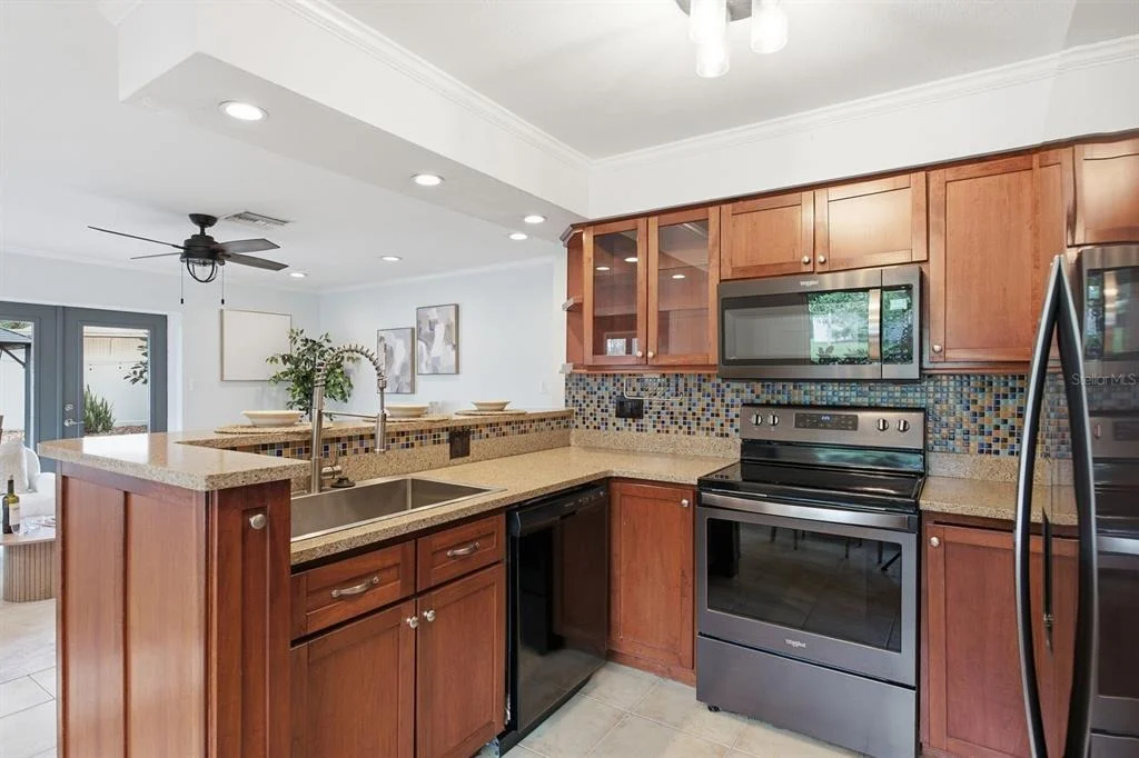 Photo of 961 LEXINGTON DRIVE