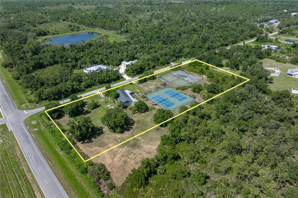 Photo of 2065 DUNCAN ROAD