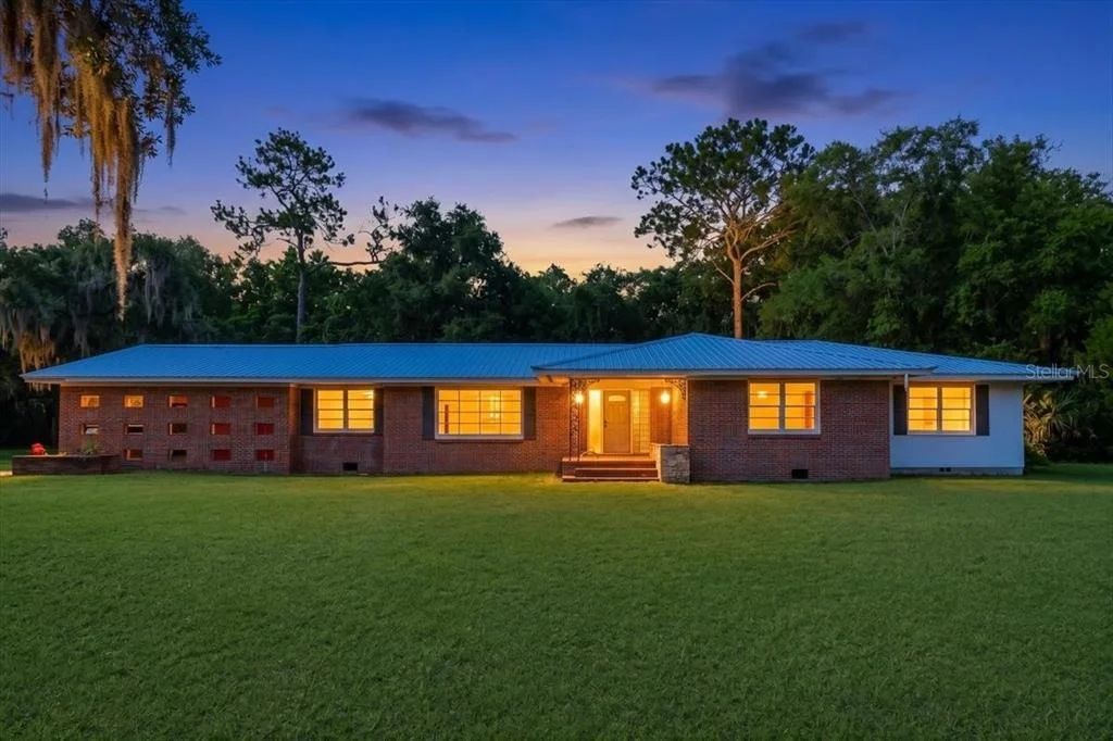 Photo of 2107 GOLF DRIVE