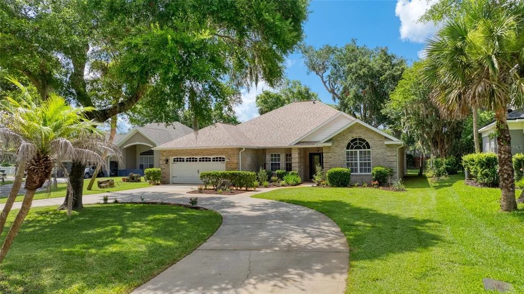 Photo of 5 WATERCLIFF LANE