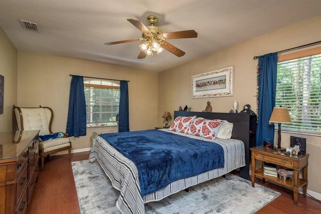 Photo of 7182 GRIFFIN ROAD
