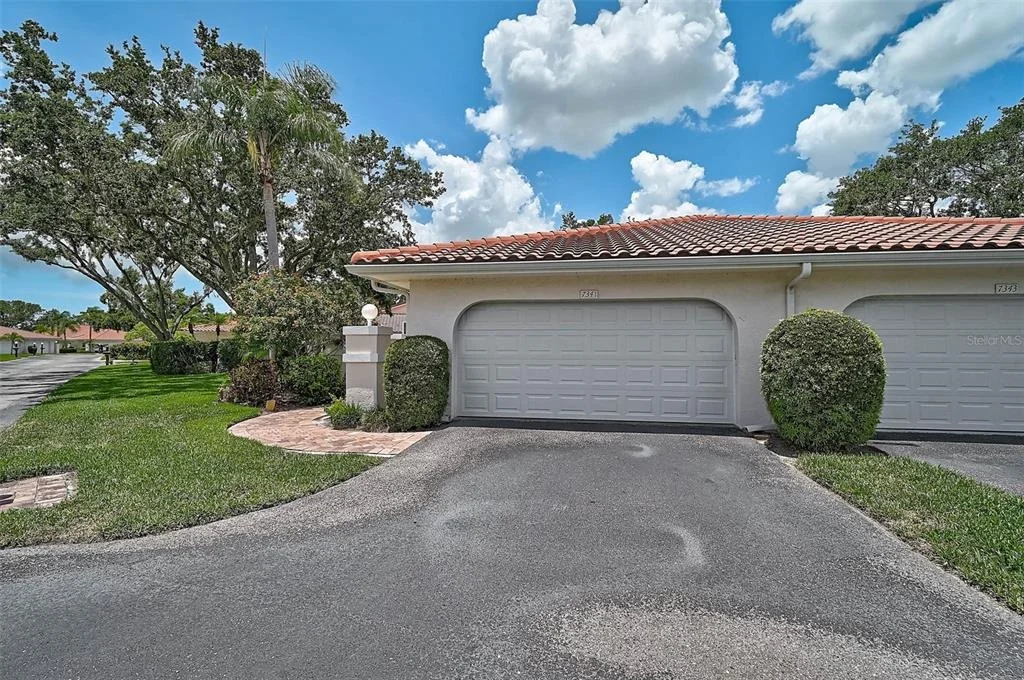 Photo of 7341 GOLF POINTE CIRCLE