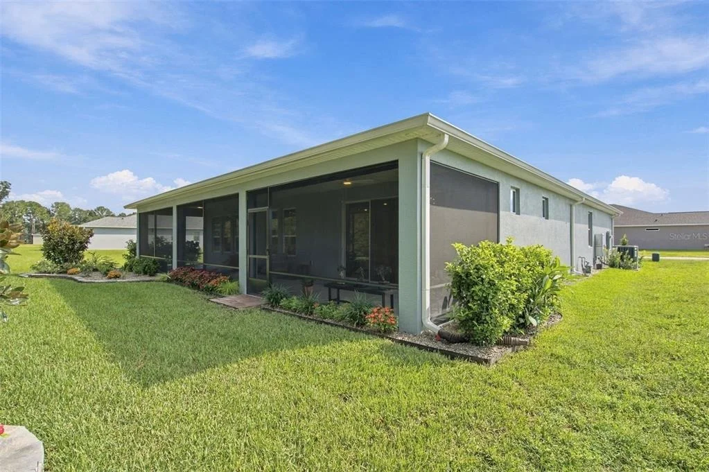 Photo of 4582 NW 57TH AVENUE