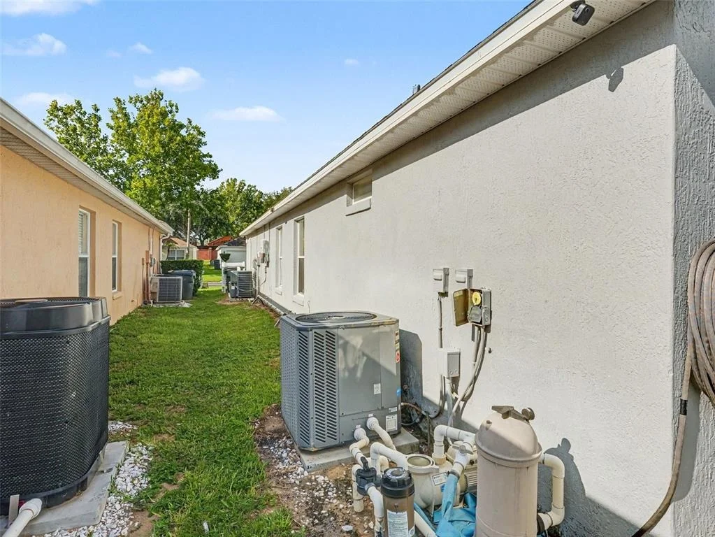 Photo of 550 BUCKINGHAM CIRCLE