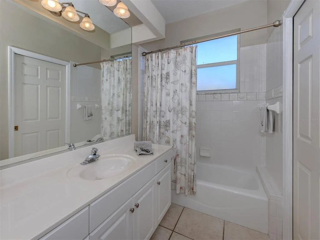 Photo of 853 HILLCREST DRIVE