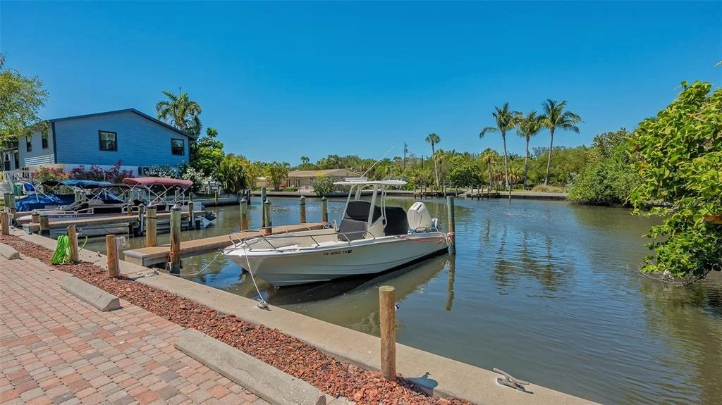 Photo of 619 BUTTONWOOD DRIVE
