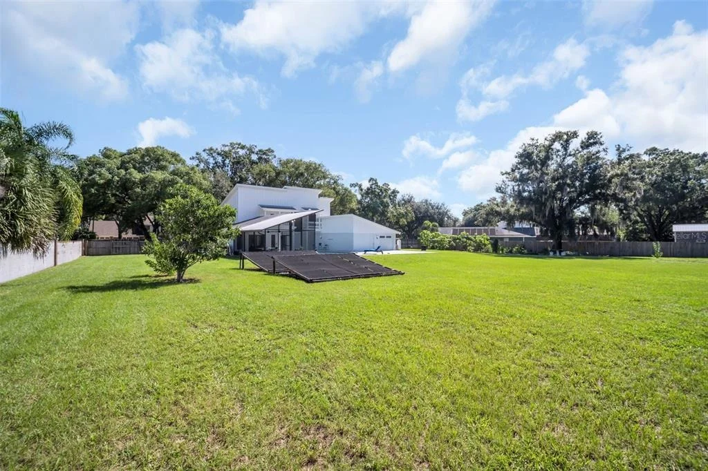 Photo of 810 WARREN ROAD