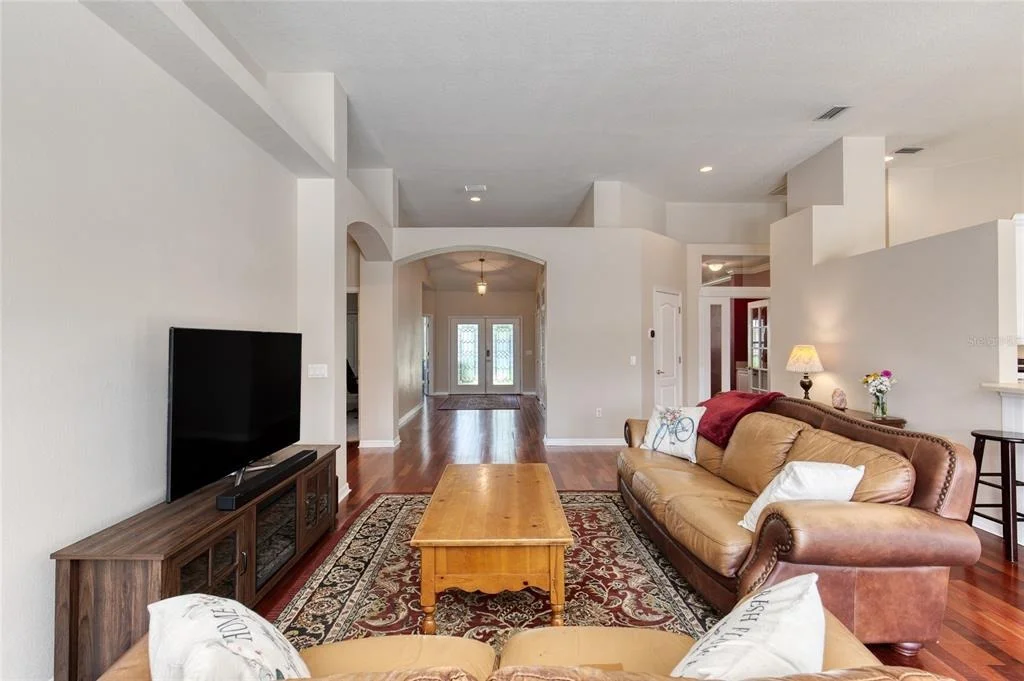 Photo of 5 WATERCLIFF LANE