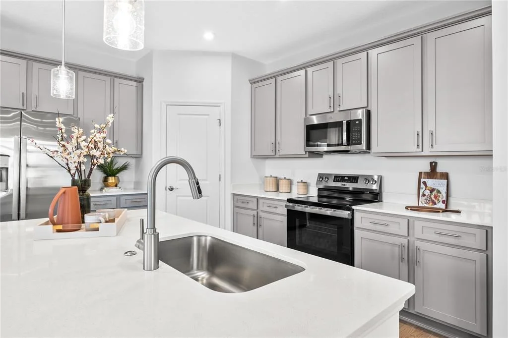 Photo of 4466 RIVER BEACON BOULEVARD