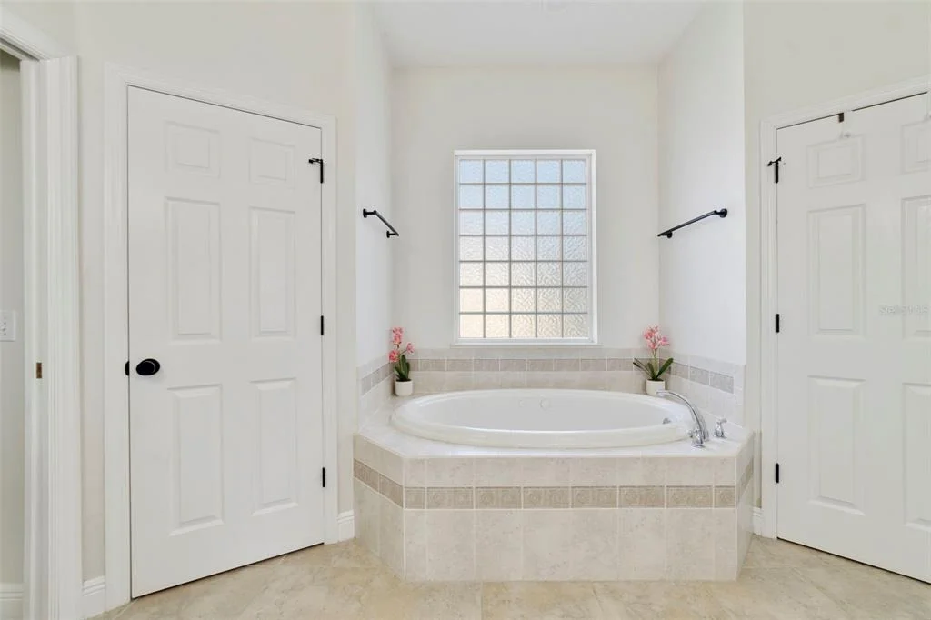 Photo of 1401 HIDDEN OAKS BEND