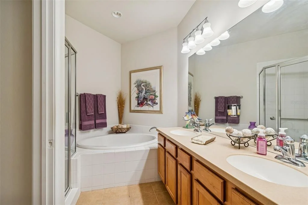 Photo of 894 LANTERN WAY