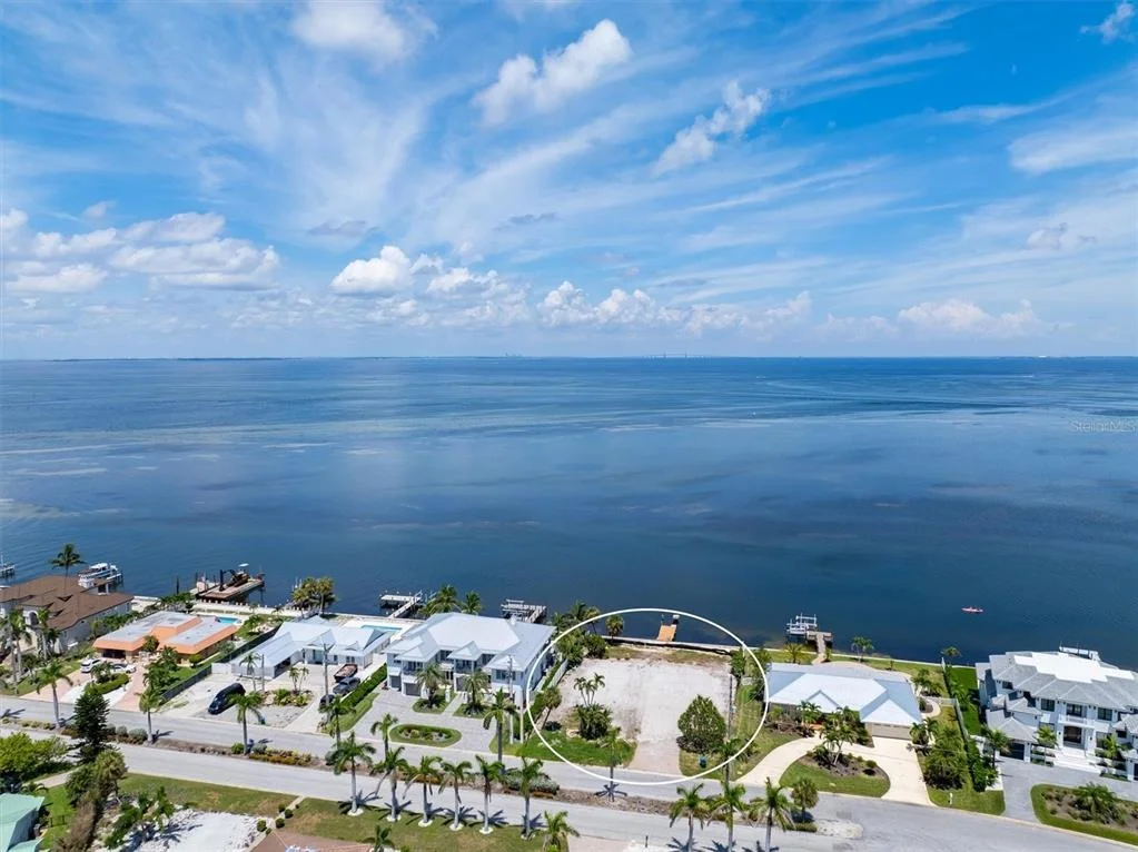 Photo of 659 KEY ROYALE DRIVE