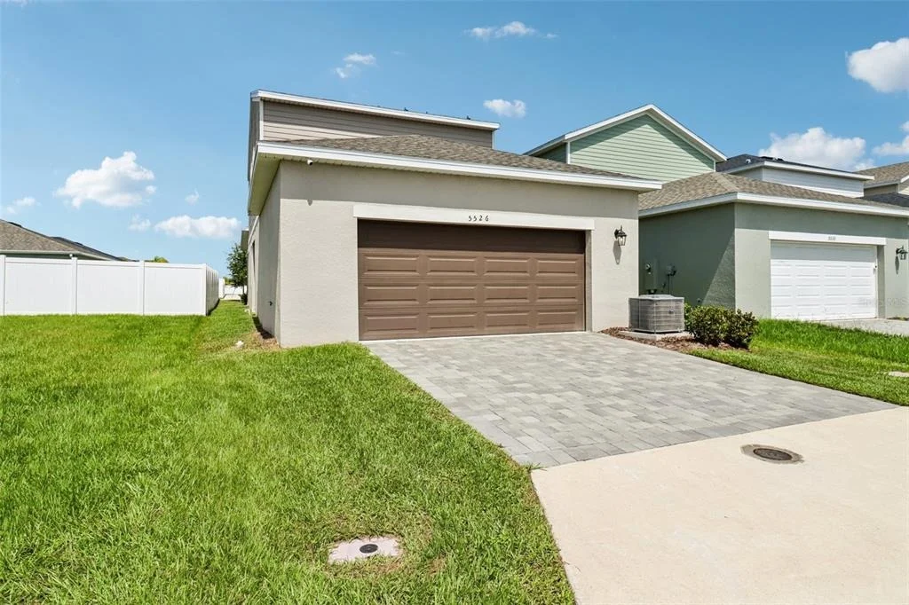 Photo of 1845 HORSETAIL DRIVE