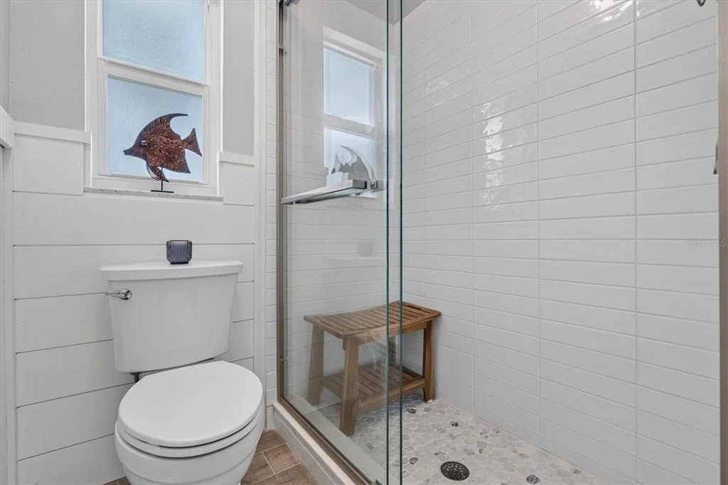Photo of 6086 ISLAND DRIVE