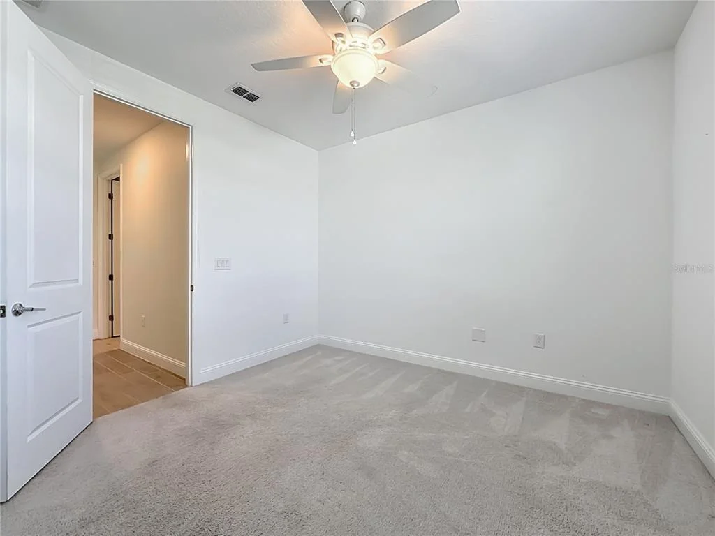 Photo of 2183 RAGLAN CIRCLE