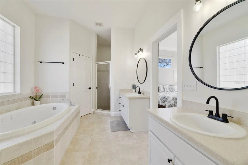 Photo of 1401 HIDDEN OAKS BEND