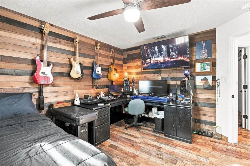 Photo of 195 SUMMERSET DRIVE