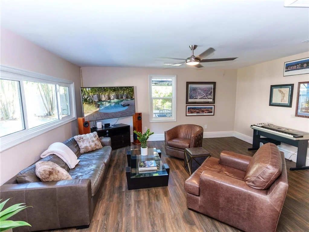 Photo of 2633 W SUNSET DRIVE