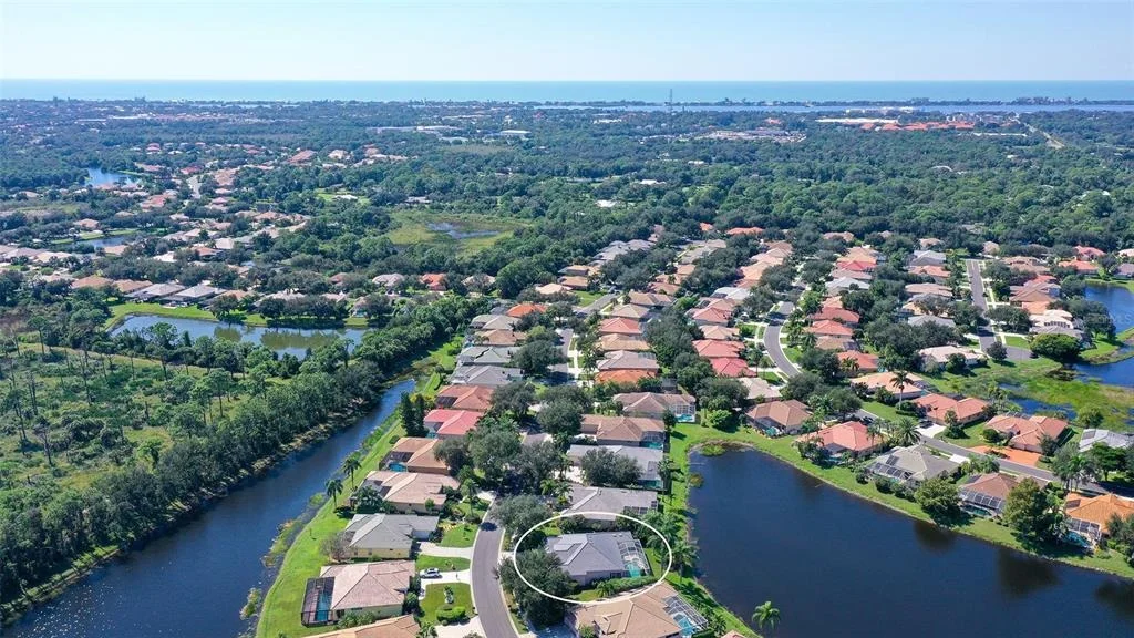 Photo of 335 PARK TRACE BOULEVARD
