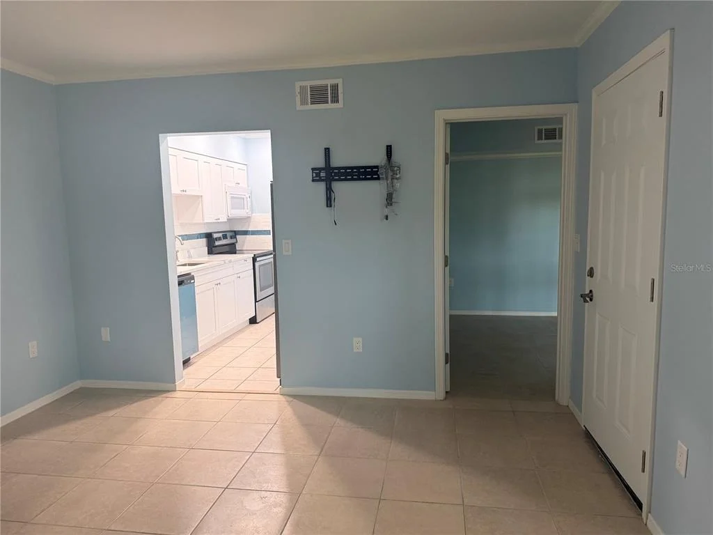 Photo of Unit D at 179 MEDALLION BOULEVARD