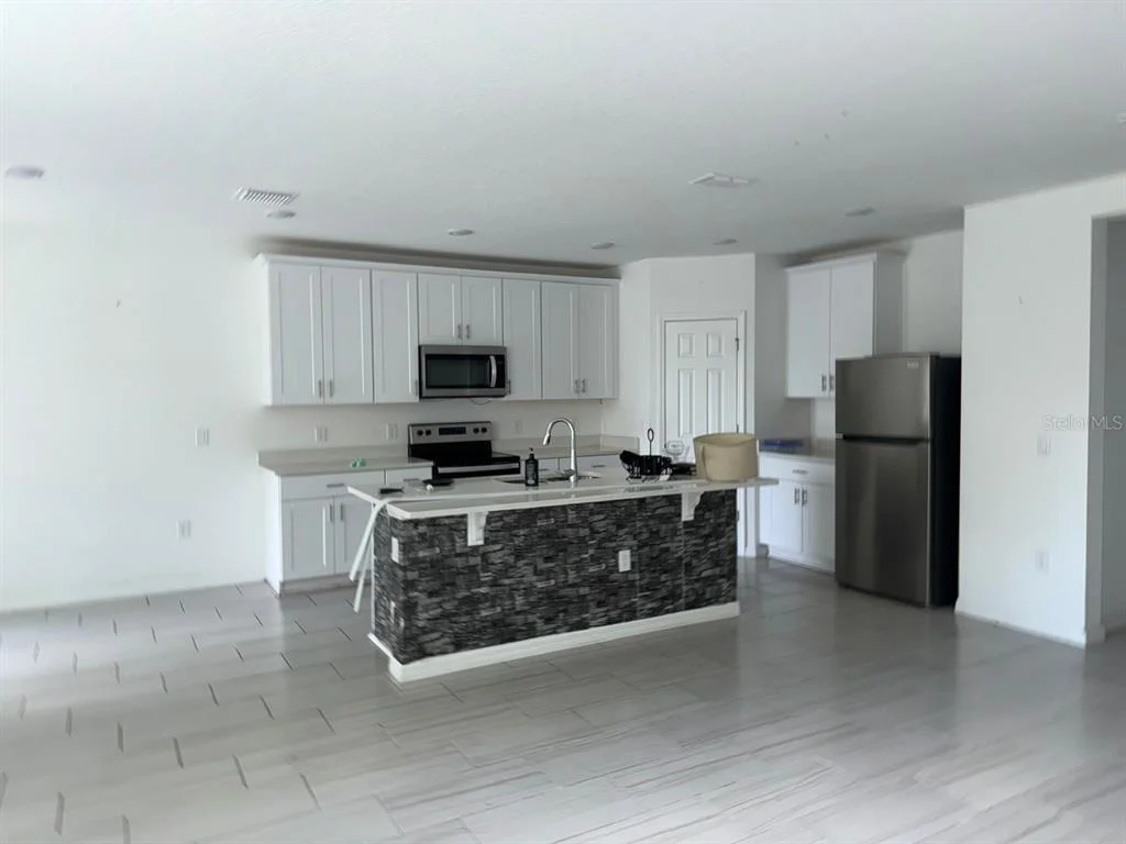 Photo of 3098 LAUREL OAK LANE