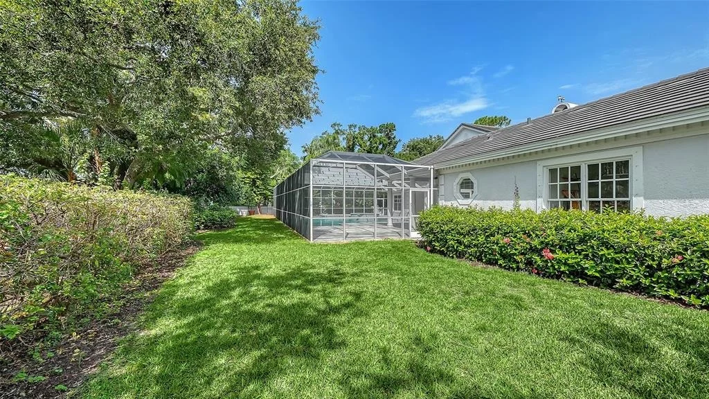Photo of 916 MACEWEN DRIVE