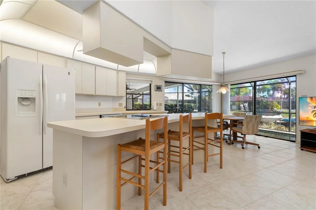 Photo of 308 COLONY POINT DRIVE