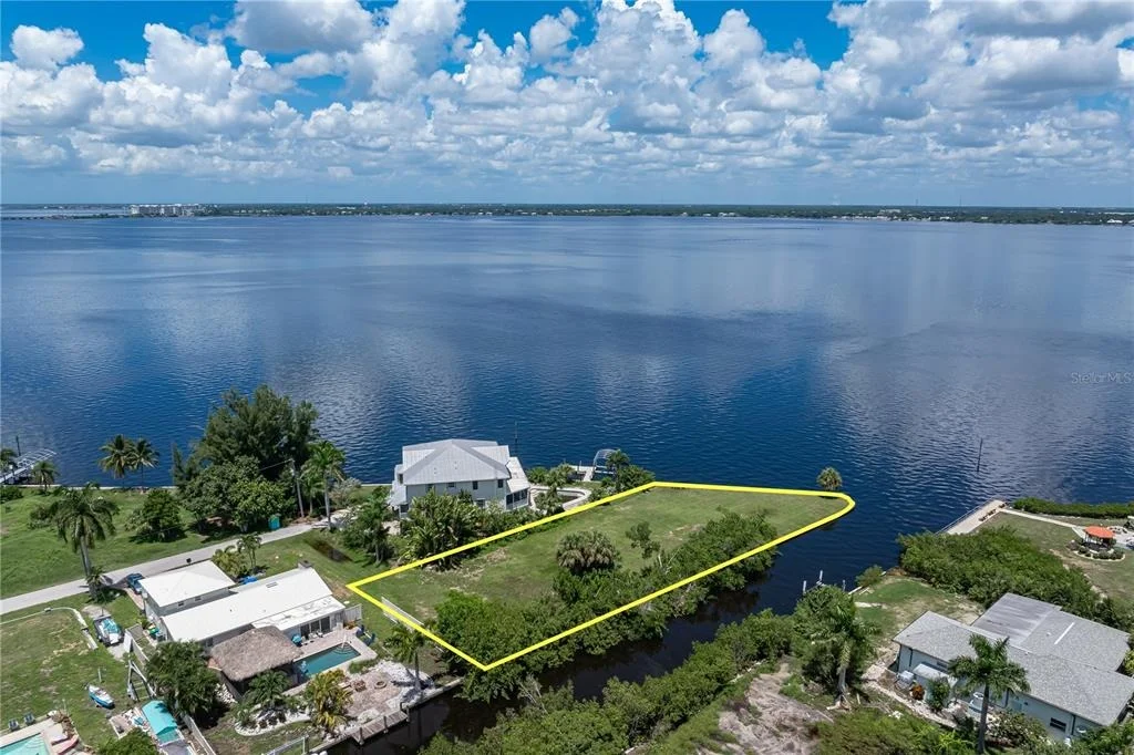 Photo of 302 KLISPIE DRIVE