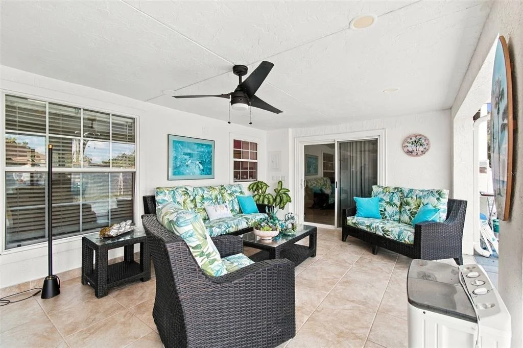 Photo of 1325 OAKCREST DRIVE