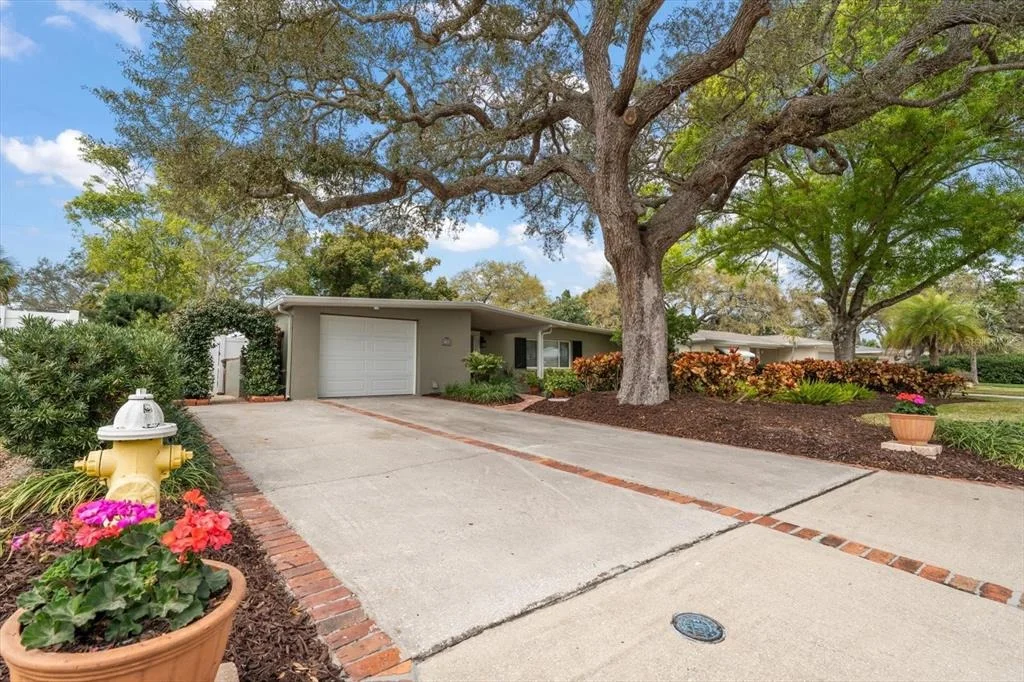 Photo of 1718 MEREDITH LANE
