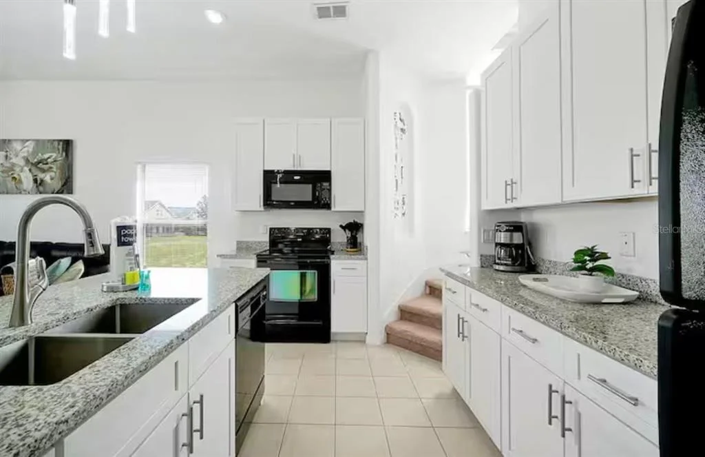Photo of 559 CADIZ LOOP