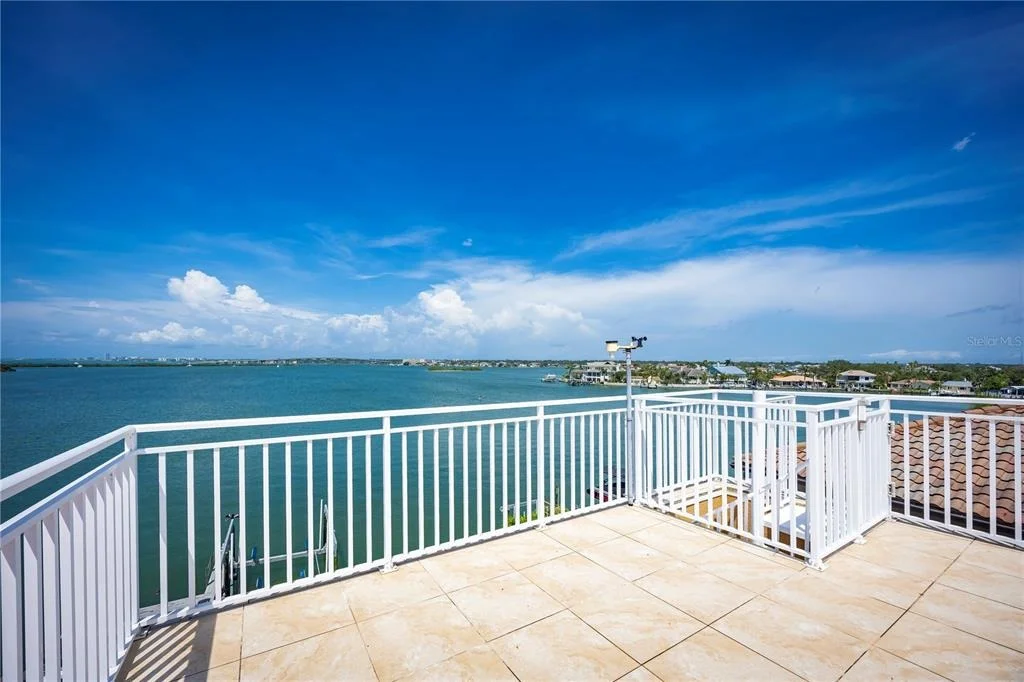 Photo of 306 HARBOR DRIVE