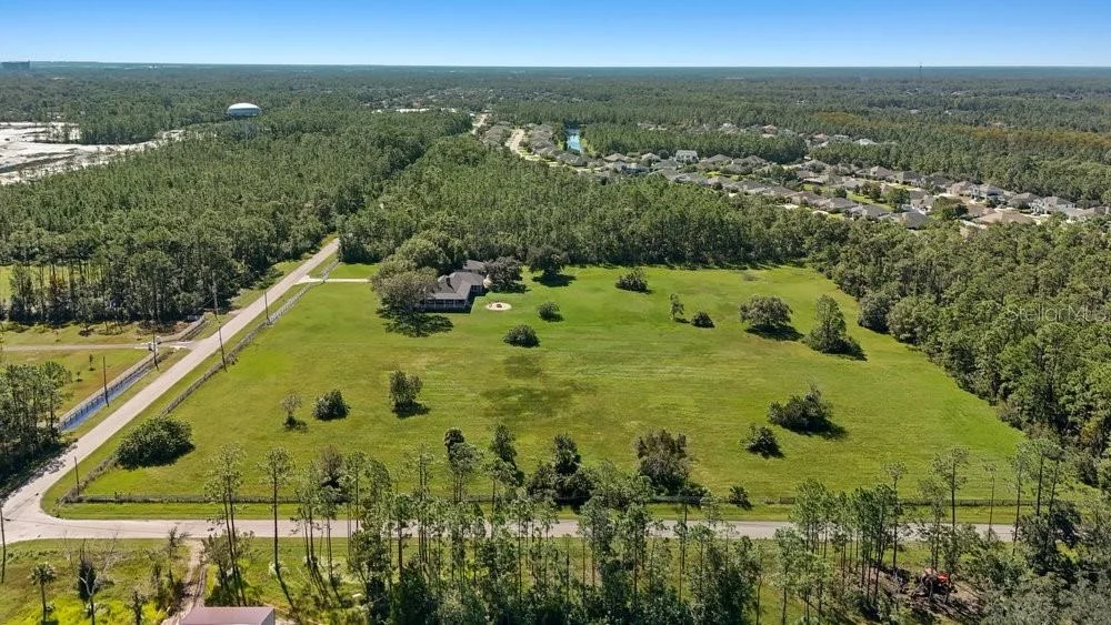 Photo of 420 LEEWAY TRAIL