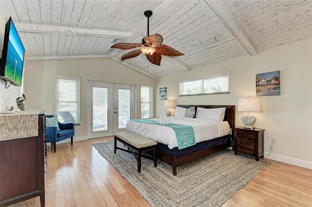 Photo of 203 N HARBOR DRIVE